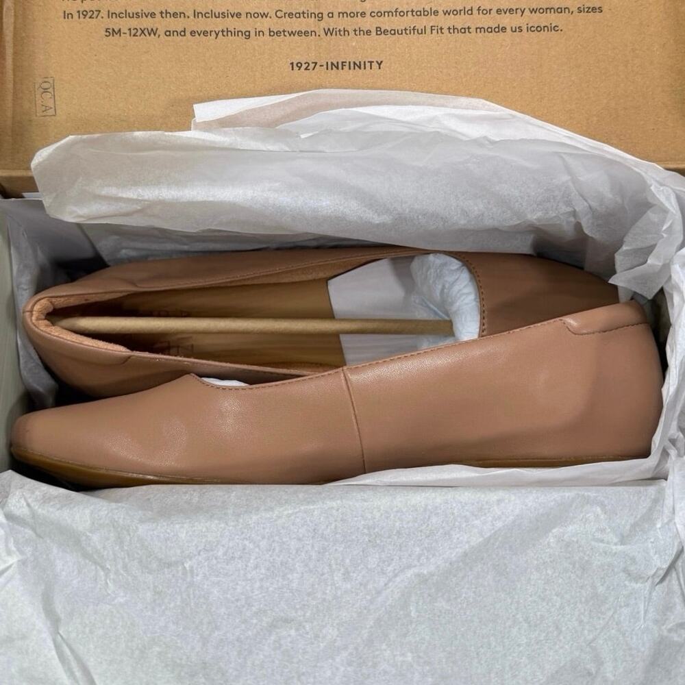 Nwt Naturalizer Kari Taupe Ballet Flats Shoes Size 9 neutral office comfort